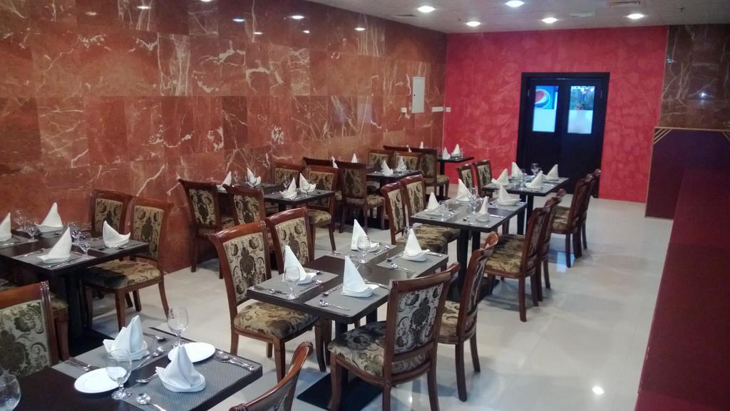 Raynor Hotel Apartments Fujairah Exterior photo