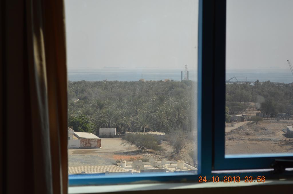 Raynor Hotel Apartments Fujairah Room photo